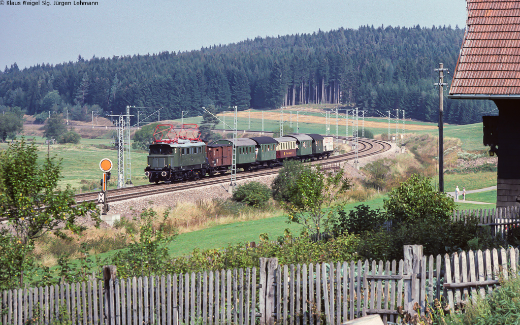 https://www.bahnkutscher.de/_andreas/bb/50_e_swb/05_stockburg_weigel_85(L3).jpg