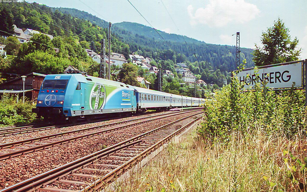https://www.bahnkutscher.de/_andreas/bb/50_e_swb/17_rhbg_gs_12.08.2000(L3).jpg